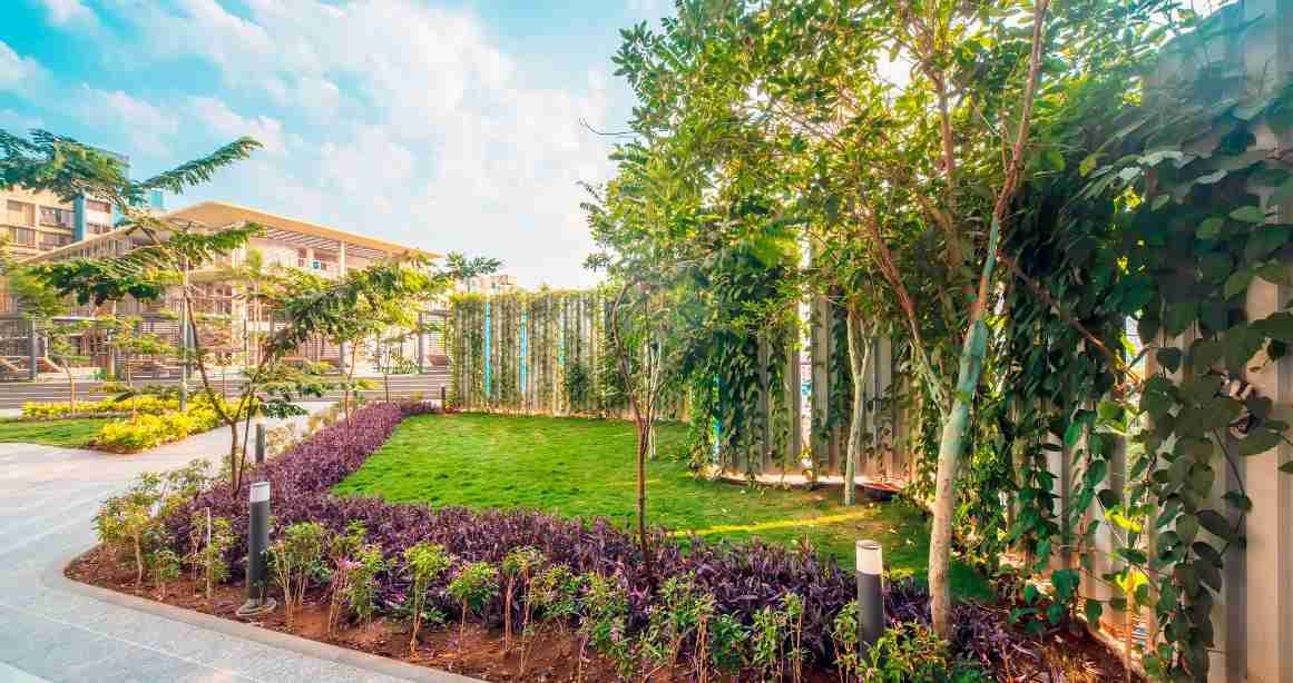 Sheth-Beaumonte-Amenities-Actual-Site-Landscape-Garden-Sion-Circle